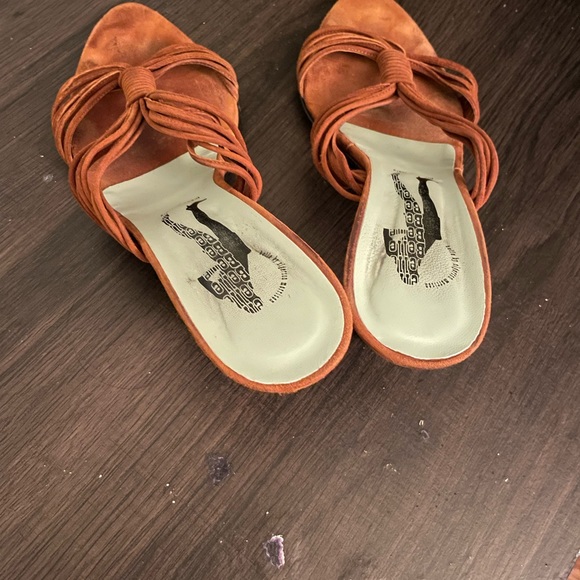 Rare, Vintage Leather and Swede Brown “Belle” by Sigerson Morrison 2.3’’ Heels - Picture 3 of 7